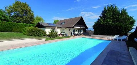 Located close to Divonne-les-Bains, this beautiful 6 bedroom house is an exceptional opportunity. Its proximity to Swiss customs makes it an ideal place to live for cross-border workers. Equipped with a swimming pool for relaxing moments with the fam...