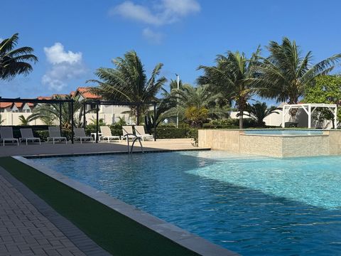 Treten Sie ein in den Luxus bei Aruba's Life: Willkommen in Ihrem Stück Paradies auf Aruba! Diese atemberaubende Wohnung bietet ein geräumiges Schlafzimmer und ein luxuriöses Badezimmer mit atemberaubender Aussicht. Im Inneren finden Sie einen elegan...