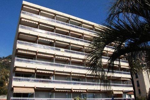 Dit moderne tweekamerappartement met airconditioning is gelegen in een recente luxe residentie in het centrum van Menton, op slechts een steenworp afstand van het voetgangersgebied, de zee en alle essentiële voorzieningen. Het appartement van 44 m² l...