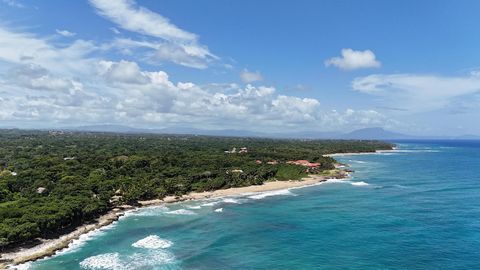 Dream Villa in Perla Marina – Steps from the Beach! Discover luxury living just a 5-minute walk from Perla Marina’s stunning beach. This unique villa, in a gated community between Sosúa and Cabarete, offers: Main Floor: 2 bedrooms, 2 bathrooms, cover...