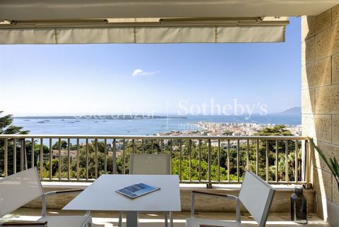 Élégamment niché dans le quartier le plus prestigieux de Cannes, La Californie, cet appartement de 4 pièces d'environ 120 m² se situe au 6ᵉ étage d'une résidence sécurisée et renommée avec concierge. Offrant un panorama à couper le souffle sur la bai...