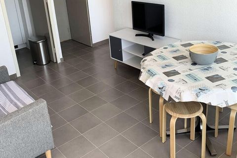 Marina Port Camargue Plage Nord – 3-kamerappartement, aan de jachthaven, 100 m van het strand, 300 m van winkels, restaurants, boetieks. Zeer mooi 3-kamerappartement van 32 m², volledig gerenoveerd, gelegen op de 2e en bovenste verdieping in een luxe...