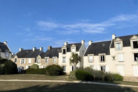 De residentie Port du Crouesty Village, tweede wijk van een vriendelijk dorp, heeft zijn traditionele Bretonse gevels op slechts een steenworp afstand van de haven en de oceaan, op het schiereiland Rhuys, tussen de Golf van Morbihan en de baai van Qu...