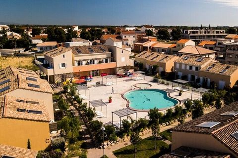 Head south for a relaxing holiday at the Résidence Vacancéole les Demeures Torrellanes*** in Saint-Cyprien in the Pyrénées-Orientales. Just 4 kilometers from Saint-Cyprien-Plage, your home offers you the joy of relaxing in the sun in a very popular d...