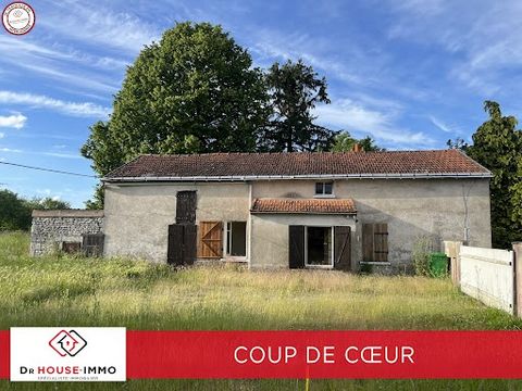 Huis met HOOG POTENTIEEL voor renovatie, van 48m² woonoppervlak op een perceel van 1184m² bebouwbaar en onderhouden. Ideaal gelegen in het centrum van Availles-en-Châtellerault, is deze woning, op 5 minuten lopen van basisscholen, lokale winkels en o...