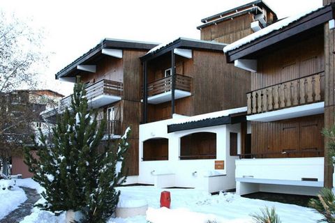 Bienvenue aux Deux Alpes pour un séjour tout sourire ! La Résidence Vacancéole Lautaret 5 – Coprotel se situe dans le quartier «Les 2 Alpes 1800 – Le Clos des Fonds», sur les hauteurs de lastation, entièrement piéton. La Zone commerçante piétonne et ...