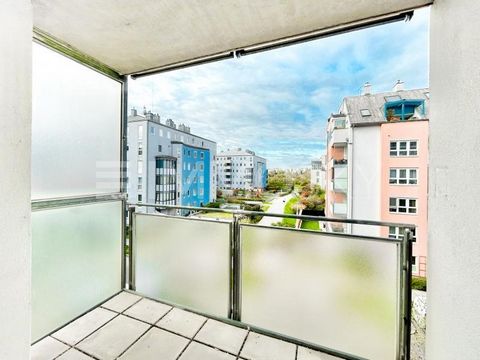 Modern - Geniet van uw ontbijt met uitzicht! Dit spannende 2-kamer appartement op de 3e liftverdieping overtuigt met een weids uitzicht. Vanuit de praktische vestibule heeft u toegang tot de ruime woonkamer, waar u onvergetelijke momenten kunt doorbr...