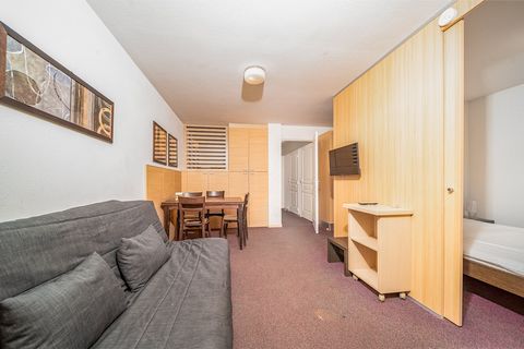 Dieses gemütliche und helle Apartment bietet auf 37 m² Platz für bis zu 6 Gäste und verfügt über ein komfortables Schlafzimmer und zusätzliche Schlafgelegenheiten. Es liegt in einer familienfreundlichen Gegend mit atemberaubender Aussicht auf die Ber...