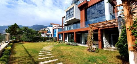 This stunning luxury villa for sale in Bektas, Alanya, offers 450 m2 of refined living space, set on a 950 m2 plot. Completed in 2021, the villa features 6 spacious bedrooms, 6 bathrooms, and two expansive living rooms, all spread over three floors. ...