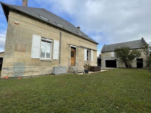 Delphine Decker (EI), vous présente à la vente une maison en pierre de taille d'environ 165 m2. A seulement 10 minutes de Pierrefonds, beaucoup d'atouts pour ce bien. Volumes impressionnants, nombreuses chambres, jardin et dépendances. La maison vous...