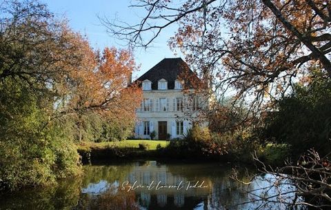 Just 15 minutes from Montguyon, nestled in a charming hamlet, discover this superb 487 m2 mansion, offering 11 rooms renovated with care and refinement, using quality materials. The remarkable facade, the vast volumes and the high ceilings add to its...