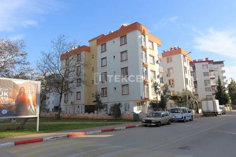 Ready-to-Move-In Furnished Apartment in Muratpaşa Kızılarık The apartment is in Kızılarık Neighborhood, Muratpaşa, Antalya. Recently, Kızılarık has become a popular area for local and foreign investors. Urban renewal projects have improved the neighb...