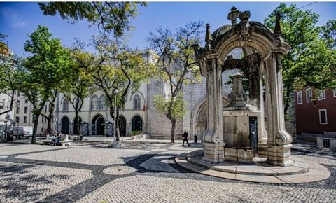 b3+1 bedroom apartment, in Chiado, Lisbon/b With a total area of 67m² and 5 rooms, the apartment stands out for its versatility and authentic charm. In a classic building, the five rooms provide enough space for a family, or can be easily adapted to ...