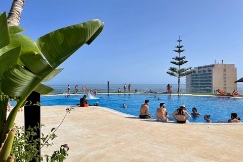 De huis in Benalmádena heeft 2 slaapkamer(s) en kan gereserveerd worden tot 6 personen. Accommodatie De accommodatie heeft een oppervlakte van 115 m² iscomfortabel ingerichte en is erg groot, met uitzicht zee en de bergen. De woning bevindt zich op 2...