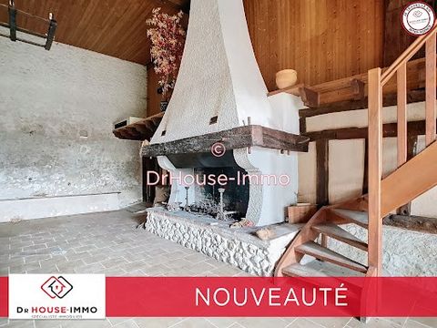 Come and discover this beautiful house with a surface area of 177 m², located 5 minutes from Ribérac and with a very nice view. Stone house to renovate, former restaurant surface of 177 m2. Land of 854 m2. Work to be planned. This property is present...