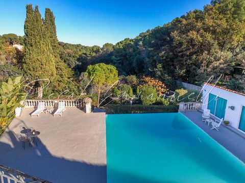 En co-exclusivité: secteur Les Brusquets ANTIBES Bienvenue dans cette oasis de tranquillité, où calme et nature se rencontrent pour créer un cadre de vie idyllique.Je suis fier de vous présenter cette villa, nichée dans un site préservé, offrant une ...