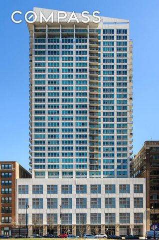 Hoog boven de levendige South Loop en de historische Printer's Row belichaamt deze residentie op de 31e verdieping het toppunt van verhoogd stedelijk leven. Met een prachtig uitzicht op de stad en de rivier als uw dagelijkse achtergrond, biedt dit zo...