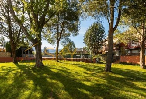 Piso con Terraza y Vistas a la Sierra en Guadalix de la Sierra Características del Inmueble Este acogedor piso de 54 m² en catastro ofrece una combinación única de funcionalidad y confort en un entorno natural privilegiado. Se distribuye en 43 m² de ...