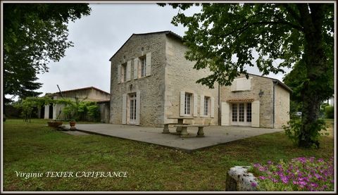 Dpt Charente Maritime (17), à vendre entre SAINT JEAN D'ANGELY et SAINTES maison de caractère P8 sur 3800m² de jardin clos