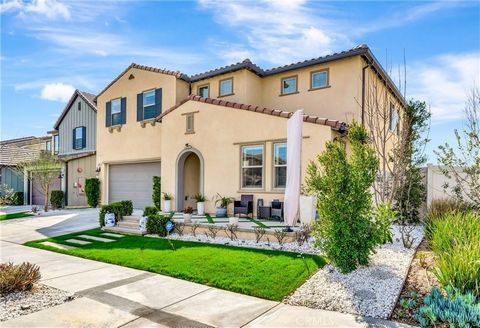 Stunning Upgraded Home with Breathtaking Views & Ultimate Entertainer’s Backyard! Welcome to this exceptional home in SKYLINE community in Santa Clarita, where luxury meets comfort in every detail! Featuring extensive upgrades, this property boasts g...