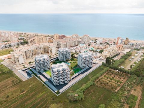 Terrazas de Peñíscola ist eine im Bau befindliche Wohnanlage, die aus vier Gebäuden mit neun oberirdischen Stockwerken besteht und nur 250 Meter vom Strand von Peñíscola und seiner herrlichen Promenade entfernt liegt.~ Alle Häuser, mit zwei und drei ...