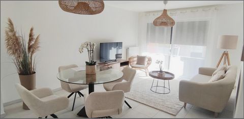 Appartement T3 - 65 m² avec balcon - 2 chambres - garage- proche plage.
