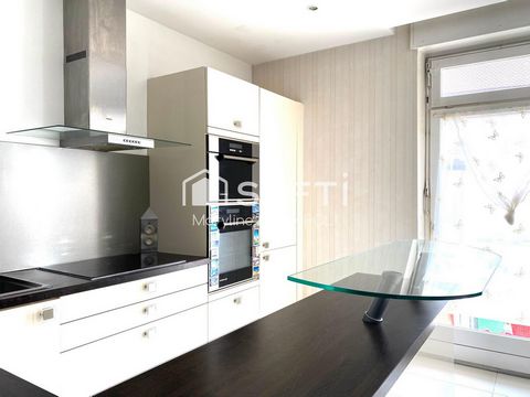 Duplex de 200 m2, 8 pièces, 5 chambres, 4 WC