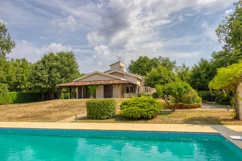 Propriété 180m2 avec piscine, pool-house, carport et grand jardin arboré