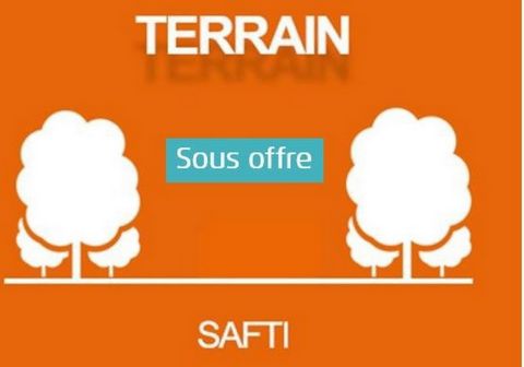 Terrain constructible TREBEDAN 1300m²