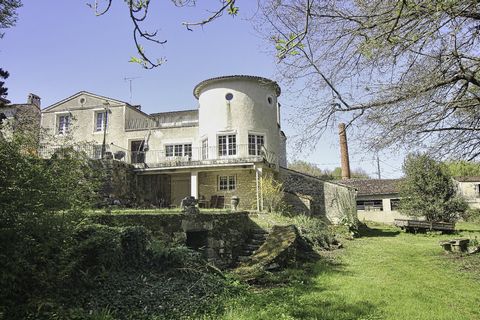 Résidence exceptionnelle de quatre chambres avec vue sur la rivière et la forêt.