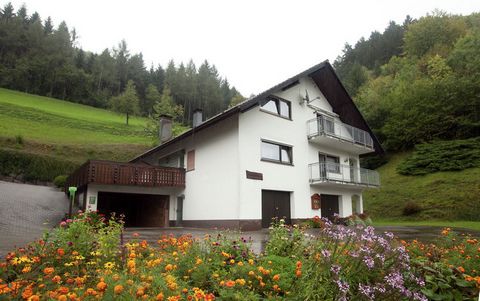 Located in the spa town of Bad Peterstal-Griesbach and 500m away from the forest, this apartment offering 2 bedrooms is ideal for a family of 4. Offering stunning views of the orchards and vineyards in the Baden region, the apartment has a garden whe...
