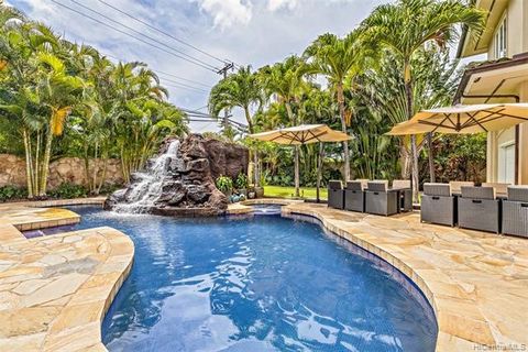 Available December 1st, 2022 Located in the upscale neighborhood of Kahala along the sunny south shore of Oahu, this 9,600 interior square foot home is only steps away from the beach and Waialae Beach Park, and is a short drive to the iconic Diamond ...