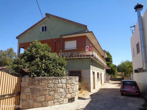 Very good house, well situated in the village center, ready to live with very large divisions. In the Ground Floor a bakery industry operated and the first floor is intended for housing with a large attic. It has plenty of sun with panoramic views on...