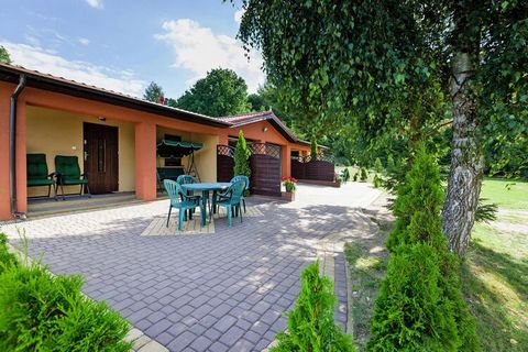 Two small, well-maintained and modernly furnished semi-detached houses with a private terrace and a beautifully landscaped communal garden plot. The houses come with free WiFi and satellite TV with German programs. The proximity to the Szczecin Lagoo...
