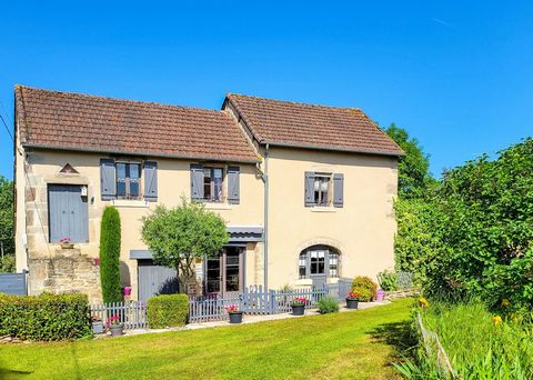 This elegantly converted stone house is full of charm and sits in a wonderfully quiet hamlet in the rural countryside of the Rouergue. The living / dining area is full of original features including exposed stonework and beams, and a set of double do...