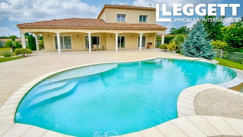 A22499SNM82 - Everything about this house is top of the range. Beautifully constructed using the best materials available, this property offers a real slice of paradise in a country village setting. Constructed with béton cellulaire this beautiful fa...