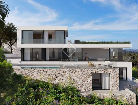 Lucas Fox is pleased to present this fantastic villa that construction began in spring 2023 and will be ready to move into in summer 2024. The villa is located in an exceptional area, in the Roca Llisa development , one of the most coveted in Santa E...