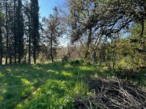 HERAULT 34150 LA BOISSIERE building land of 2000 m², very well located, quiet and with view. Price:364,000 euros Agency fees: 14000 euros including VAT and buyer's charges, i.e. 350000 excluding fees. 