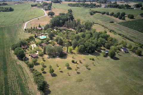 On the edge of the dynamic city of Condom, in the heart of Gascony with its Armagnac, its valleys, its views and its rich architecture, this magnificent 4 hectare estate with a large house of 230 m2, 10 high quality Finnish chalets, a superb swimming...