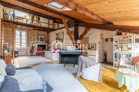 Exclusivity CABINET BEDIN - A loft in St Michel!. Welcome to this 2nd line loft apartment. You will undoubtedly be won over by these noble and warm materials and this particular atmosphere of a country house! Discover a large living room, a large bed...