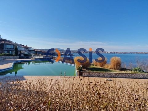 ID 32592098 Villa in gated complex 'Sozopolis', town of Sozopolis Sozopol, Bulgaria Three-storey house with 5 bedrooms Price: 880 000 euro. Maintenance fee : 10160euro Location: Sozopol Rooms: 7 m2 Total area of the house: 489,21 sq. m. Payment: 5000...
