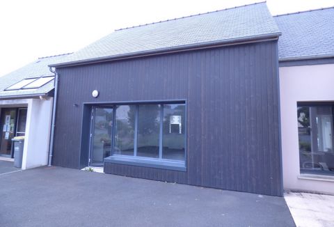 Perfect condition for this commercial premises including a large main room and a sanitary area with toilet and sink. All on a plot area of 56 m2.