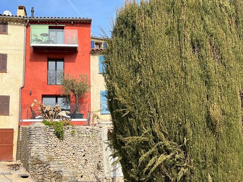 ACTION, it's turning! Pascal LEUBA, official consultant, invites you to discover exclusively this beautiful village house in the show 'Proprio à tout prix' on TMC and MyTF1. Book your privileged visit in preview! Nestled in a setting, in the heart of...