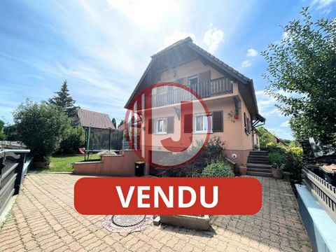 Discover this magnificent house located in the enchanting environment of Sausheim, nestled in the heart of a peaceful residential area. Built in 1996, this house offers an ideal living environment for a family looking for comfort and tranquility. Key...