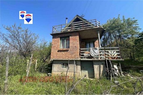 RE/MAX presents to your attention a massive two-storey villa in the villa zone 9th kilometer. The villa is divided into two levels with an external staircase. The two floors have one large room with a veranda. The yard has an area of 792 square meter...