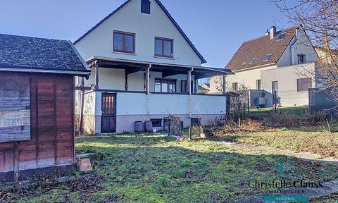 Christelle Clauss Immobilier presents: A 5-room house 100 m2 Discover the charm of this 100 m2 house dating from the 1970s, located in Pfulgriesheim. This property offers extensive land and ideal location in front of the fields. Discover a double-fac...