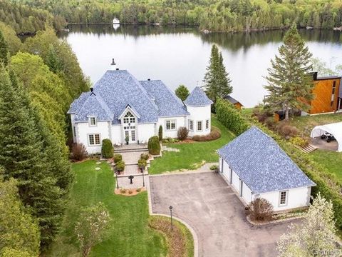 Welcome to paradise on the shores of the Great Black Lake! A prestigious property nestled on its navigable shores, stretching majestically over approximately 2.2 km of pure aquatic bliss. This home offers much more than just a home; It promises a lif...