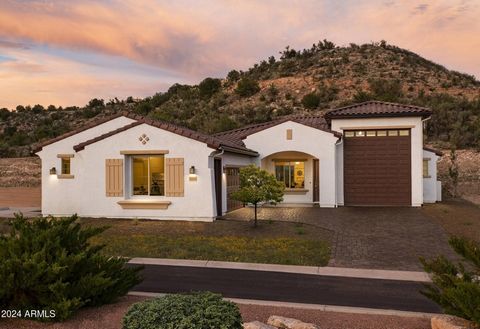 30 minutes outside of Sedona. Brand New Never Lived in Home with RV Garage in a Gated Community with community pool and tennis courts. Enjoy the serenity and quiet beauty of Brown Homes at Beaver Creek Preserve. Nestled in Northern Arizona's rugged l...