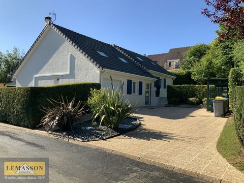 Lemasson Conseil is delighted to present you a magnificent fully renovated house, nestled in the prestigious Domaine de Montmélian in Saint Witz just 29 kilometres from Paris, 10 kilometres from CDG airport with access to the A1 motorway just 2 kilom...
