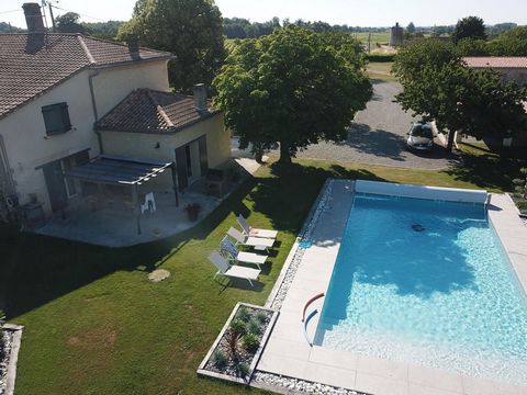 Splendid renovation for this large stone house with a swimming pool and a gite. The house spread over 2 levels is composed of an entrance, a large fitted kitchen opening onto a bright living room and a living room with fireplace, 6 bedrooms including...